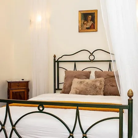 Apartment Latina House Rome